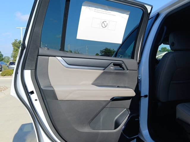New 2027 GMC Acadia Elevation w/ Elevation Premium Package AWD/4WD image 18