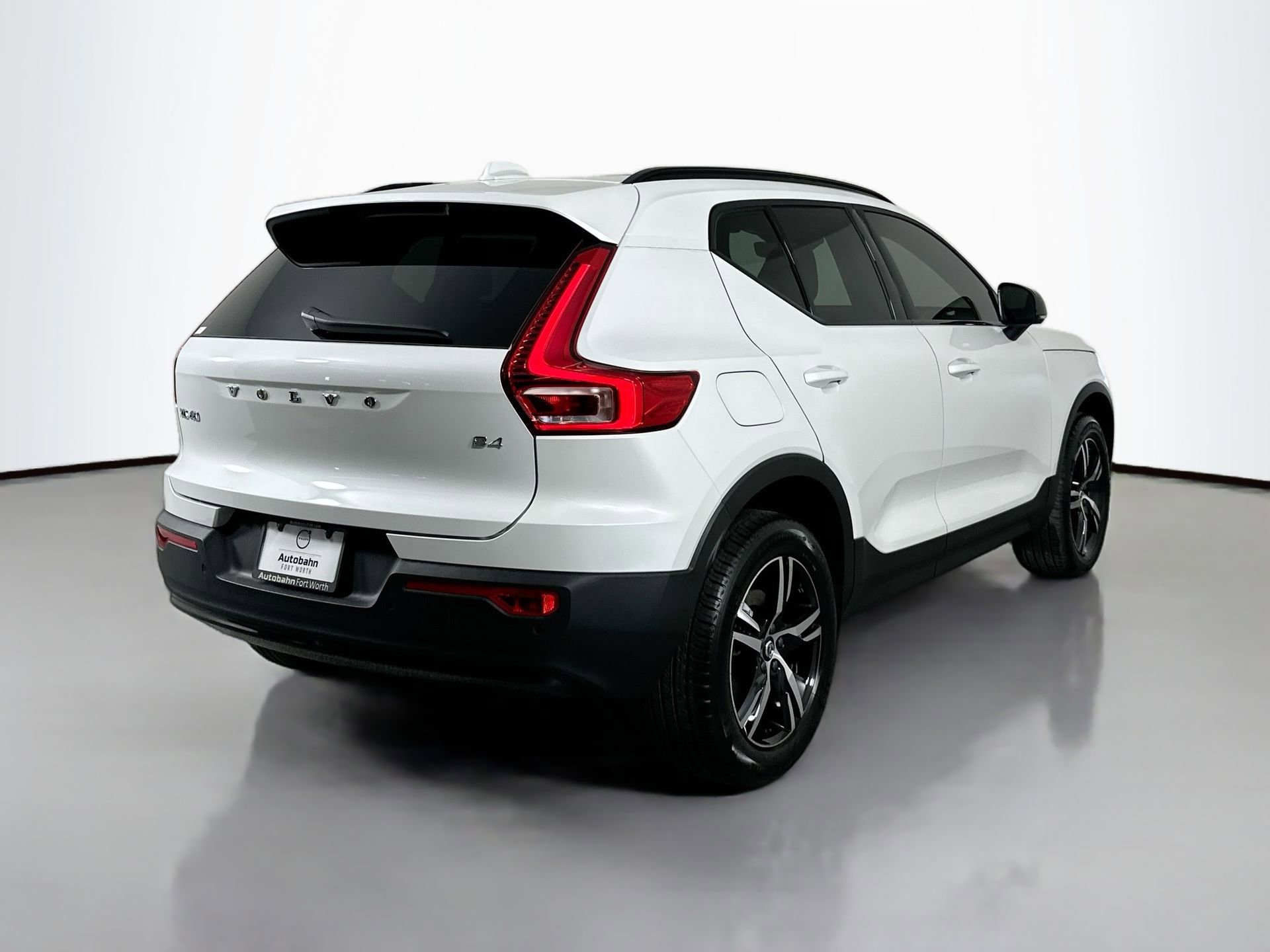 New 2026 Volvo XC40 B4 Core image 5