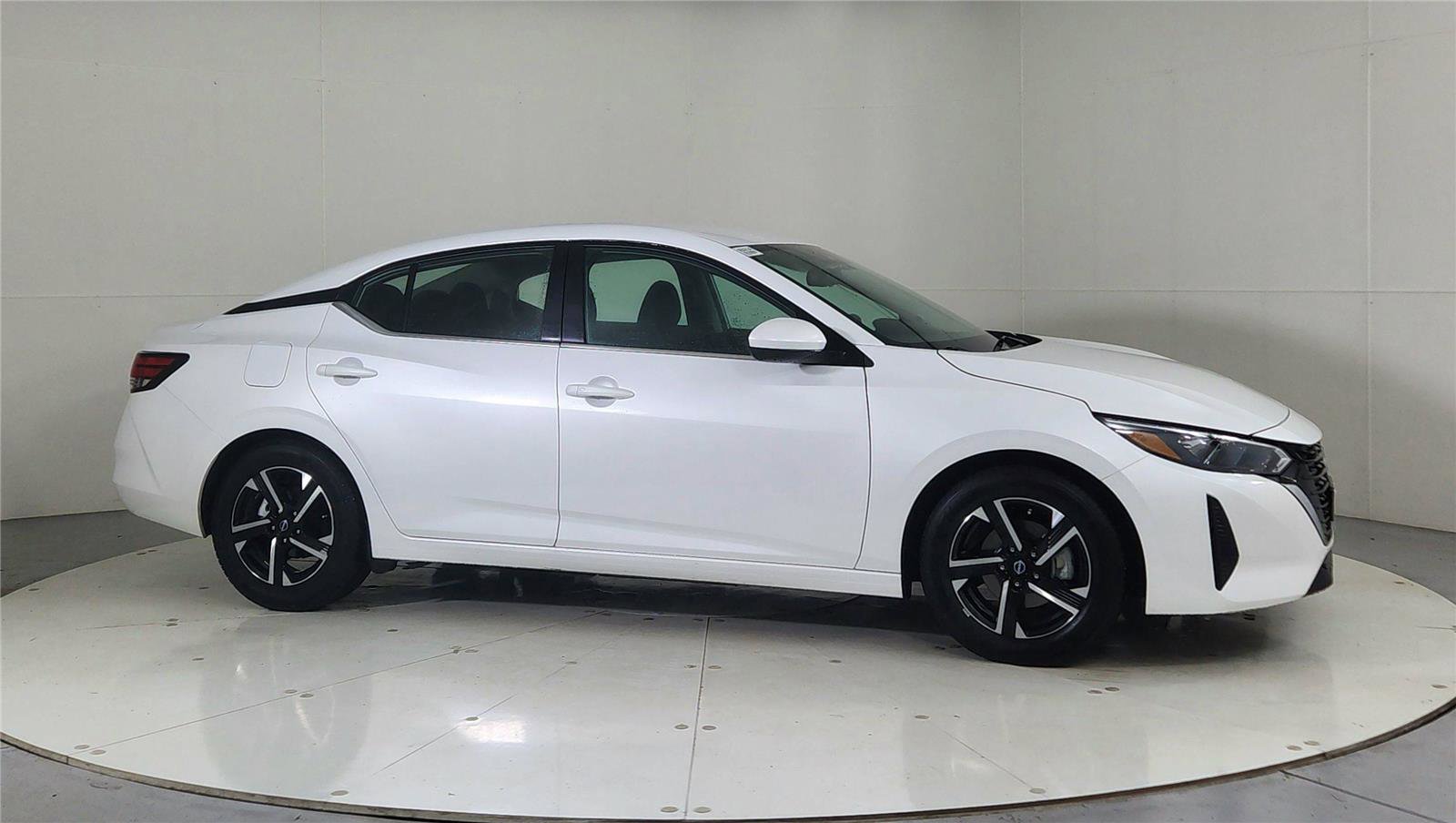 Used 2024 Nissan Sentra SV image 8