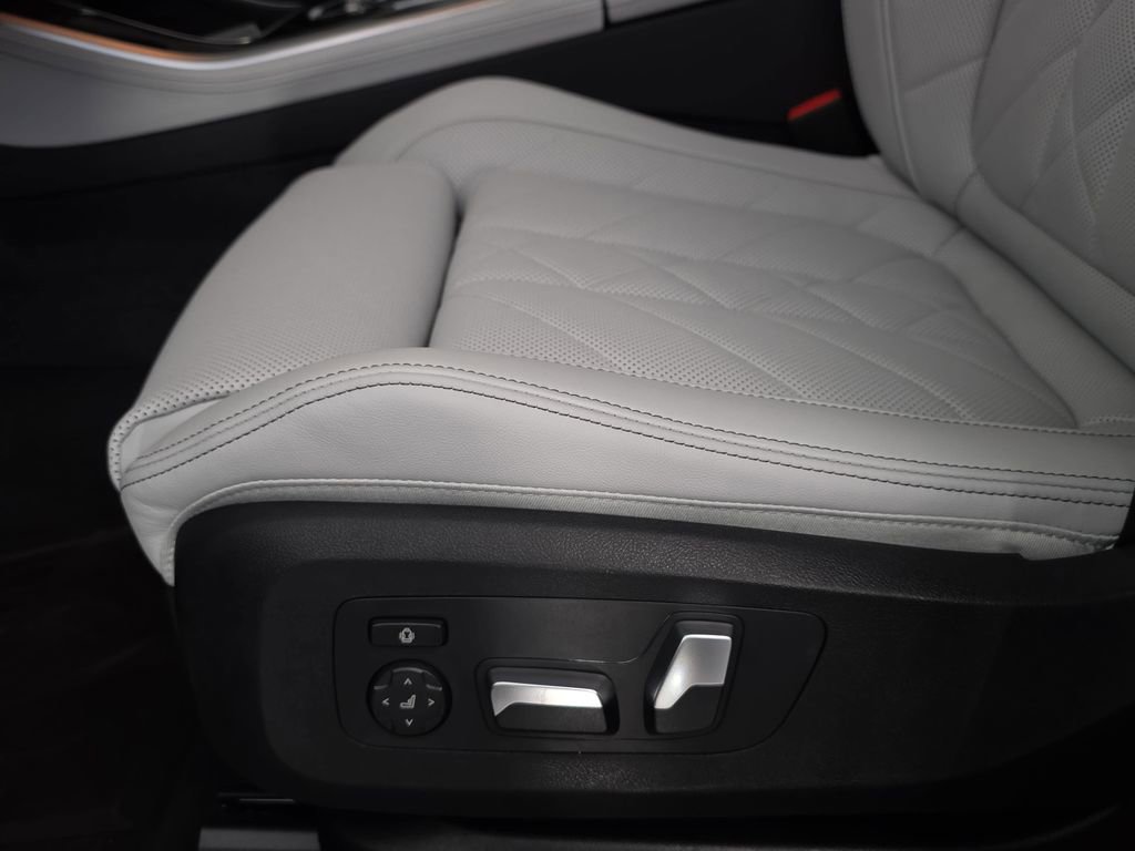 New 2026 BMW X5 xDrive40i w/ M Sport Package image 28