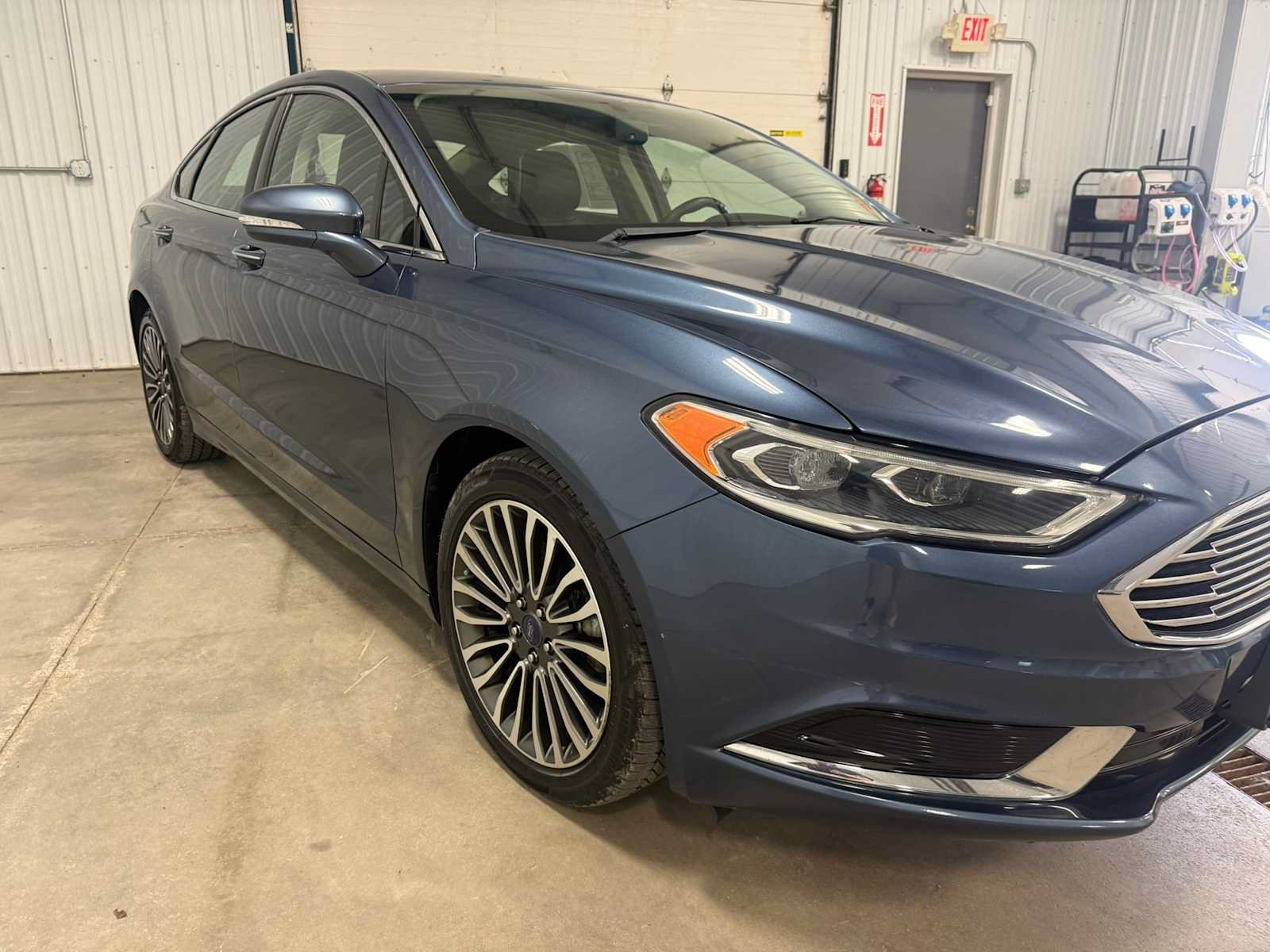 Used 2018 Ford Fusion SE w/ Fusion SE Technology Package FWD image 10