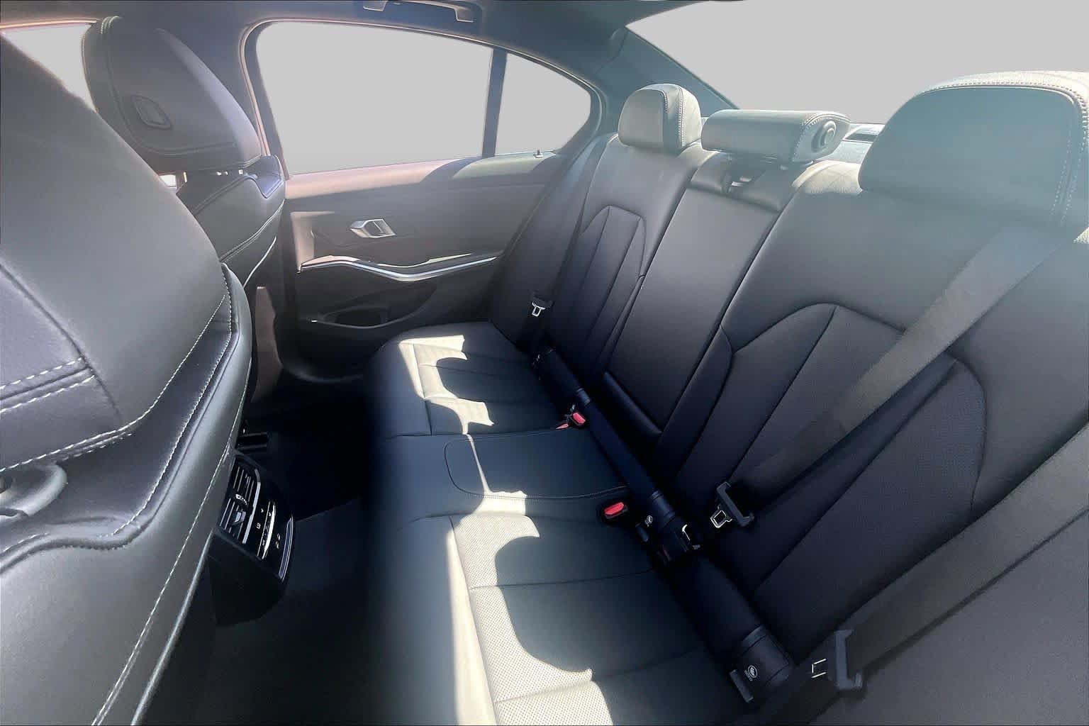 Used 2025 BMW 330i Sedan RWD image 18