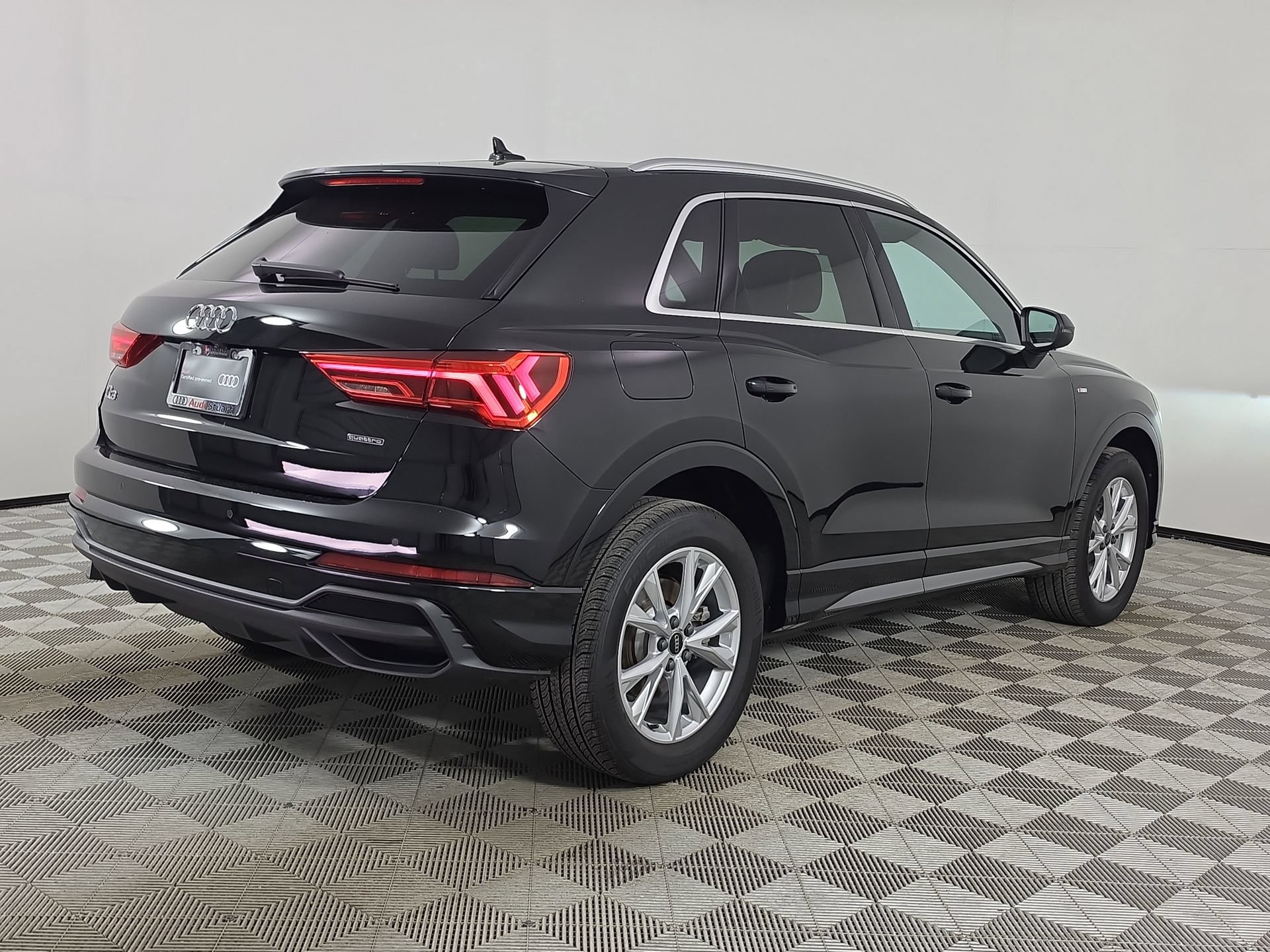 Certified 2025 Audi Q3 2.0T Premium Plus w/ Premium Plus Package AWD/4WD image 7