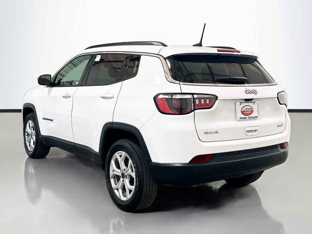 Used 2025 Jeep Compass Latitude image 6