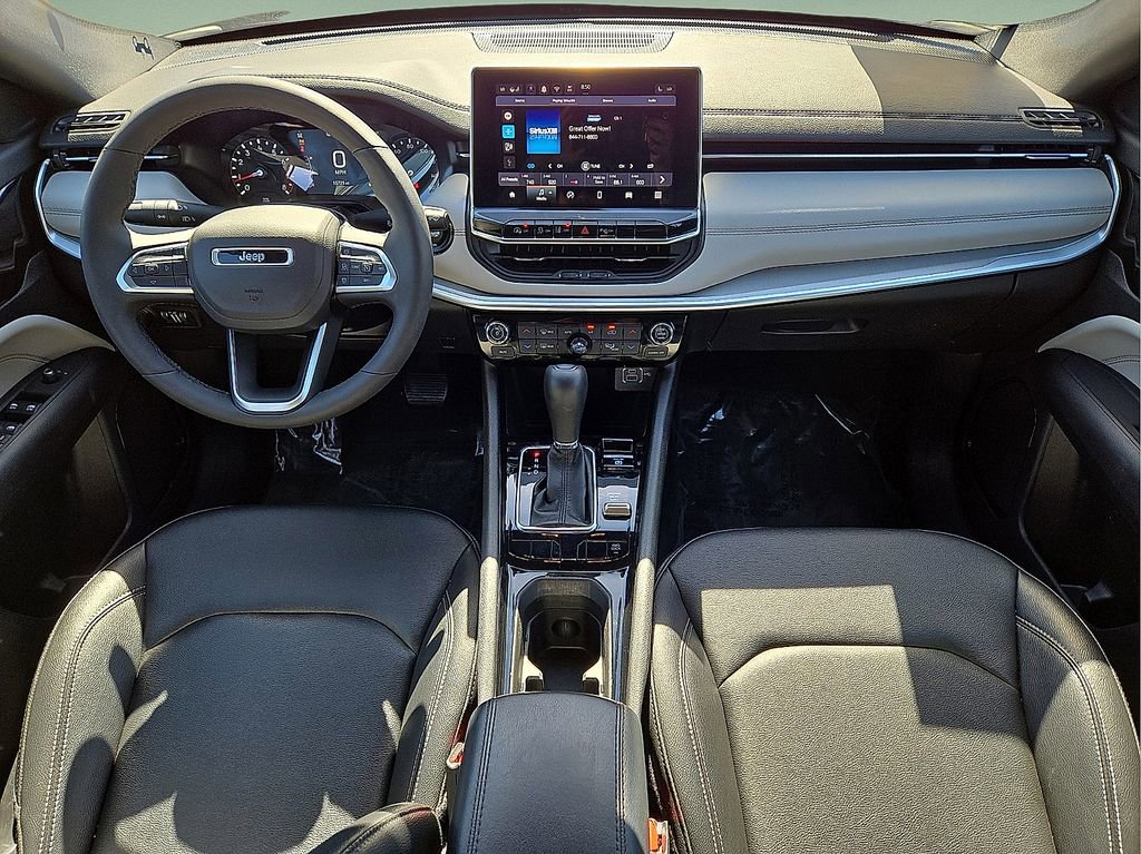Used 2025 Jeep Compass Limited image 18
