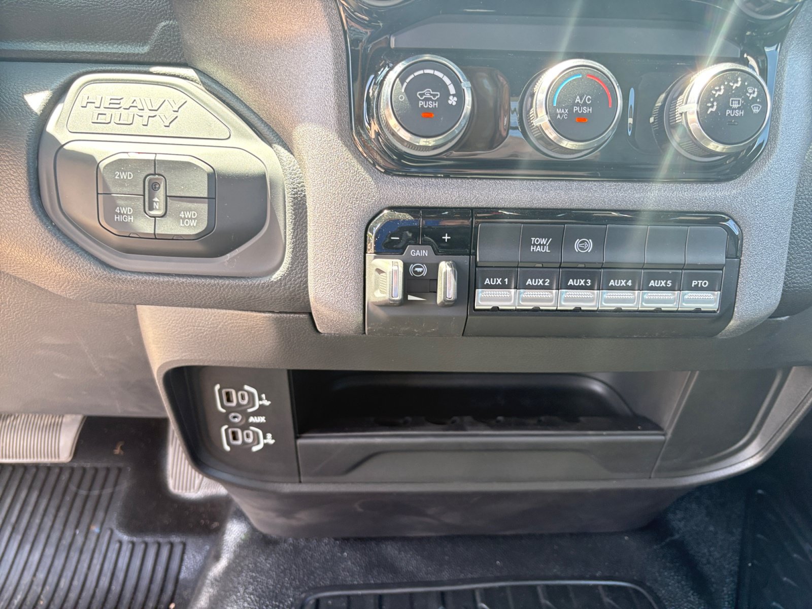 New 2026 RAM 3500 Tradesman AWD/4WD image 19