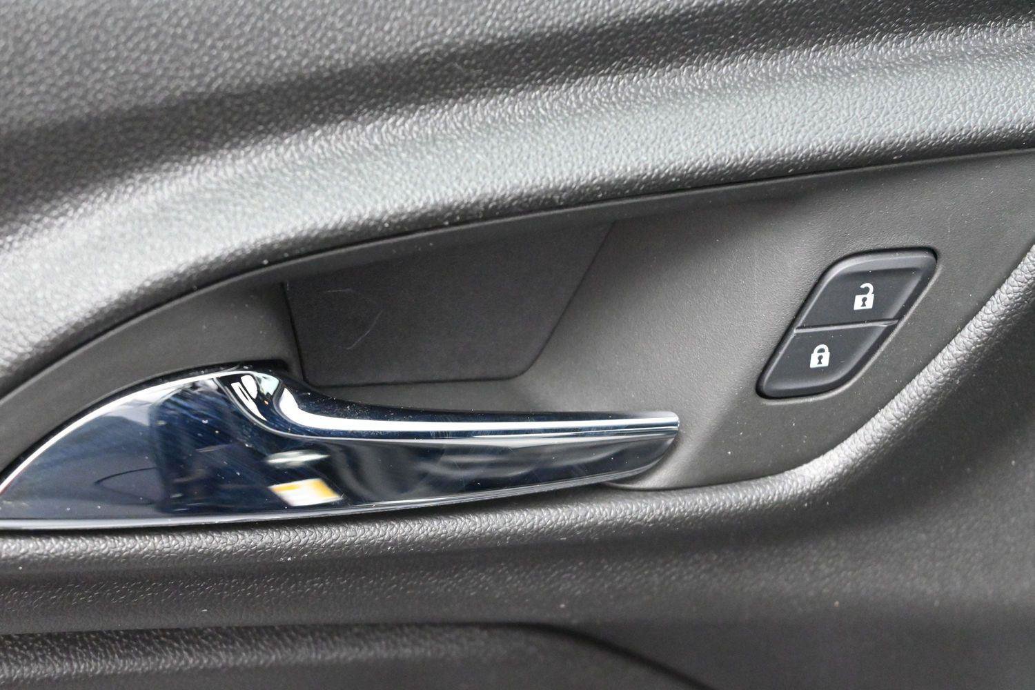 Used 2024 Chevrolet Trax RS w/ Driver Confidence Package FWD image 11
