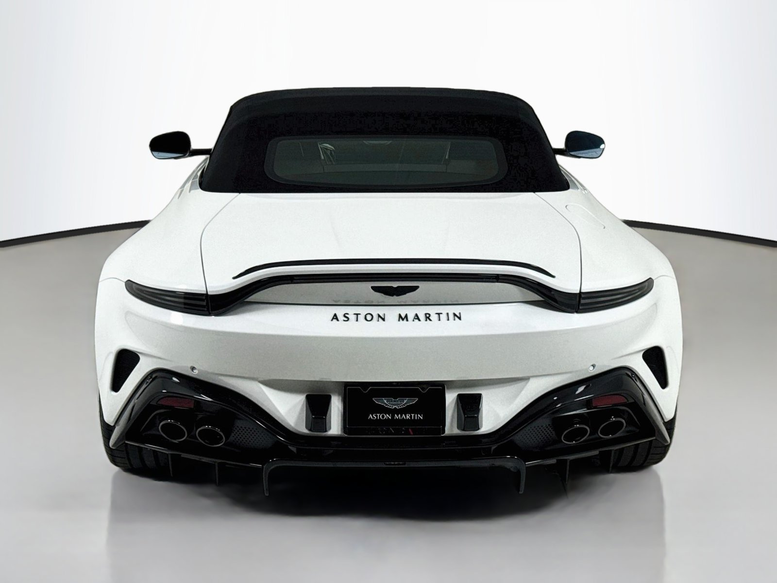 Used 2026 Aston Martin V8 Vantage S RWD image 7