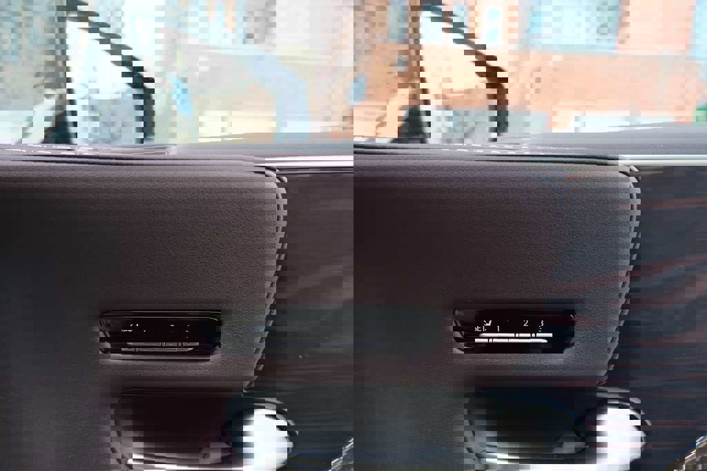 Used 2018 Lexus LS 500 AWD w/ Luxury Package image 36