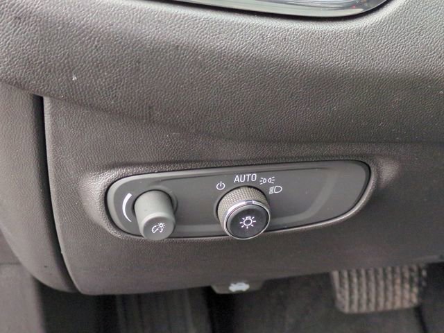 Used 2022 Chevrolet Equinox LS image 15