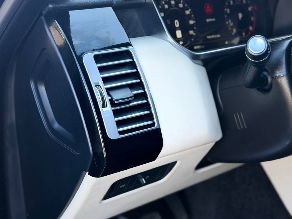 Used 2019 Land Rover Range Rover Supercharged image 13