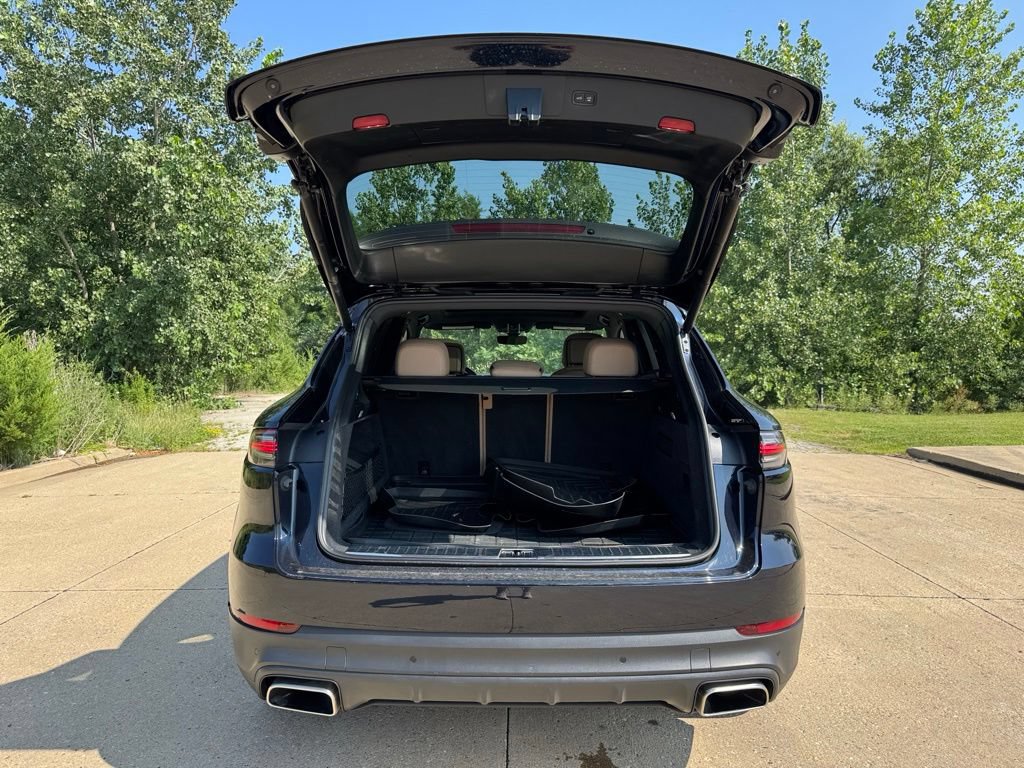 Certified 2023 Porsche Cayenne AWD/4WD image 37