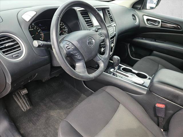 Used 2020 Nissan Pathfinder SV FWD image 9