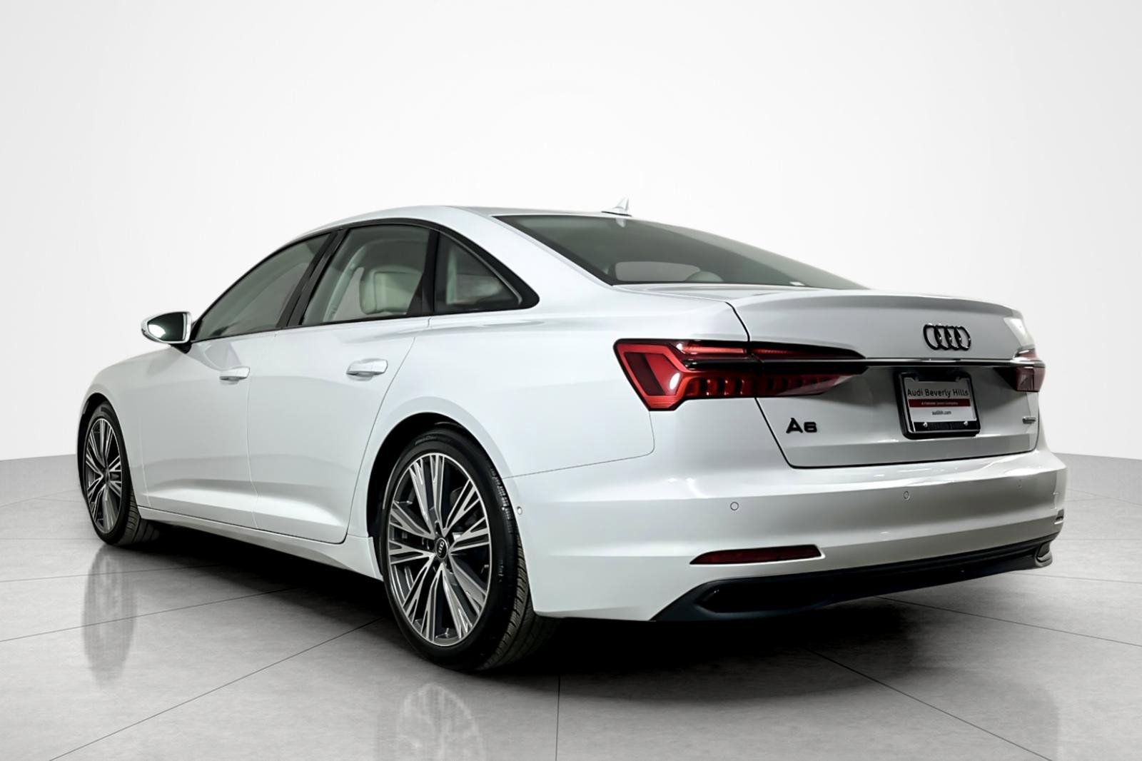 Used 2023 Audi A6 Premium Plus w/ Premium Plus Package image 3