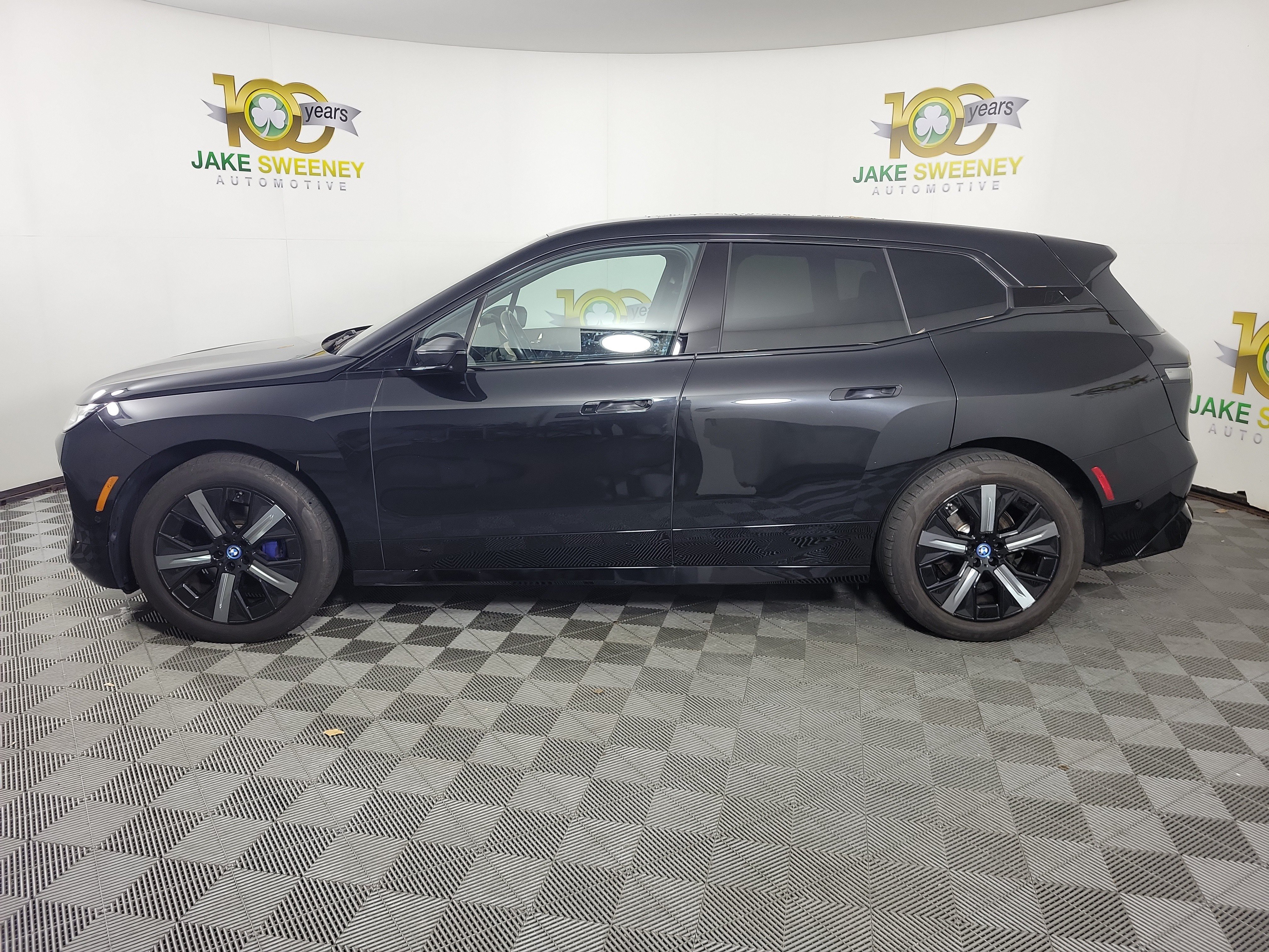 Certified 2024 BMW iX xDrive50 w/ Sport Package AWD/4WD image 2