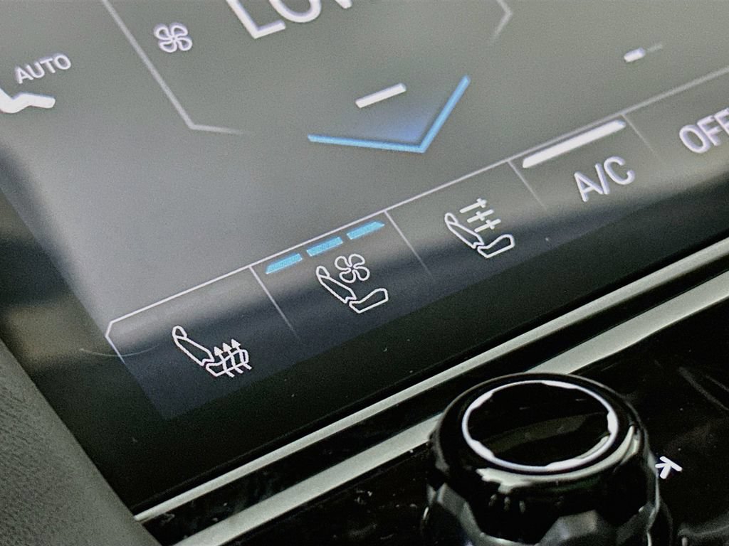 Used 2025 Lamborghini Urus SE AWD/4WD image 19