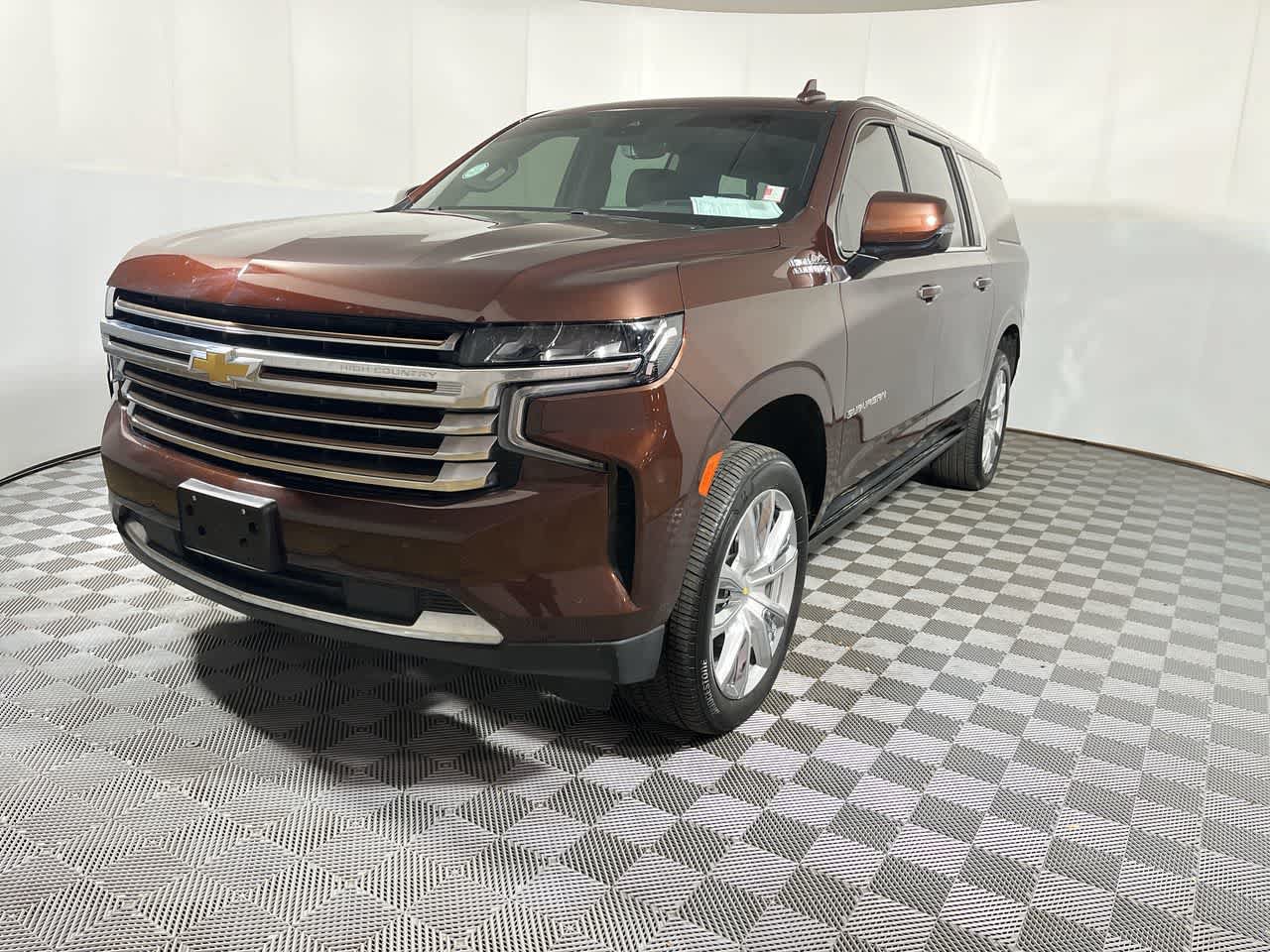 Used 2023 Chevrolet Suburban High Country AWD/4WD image 4