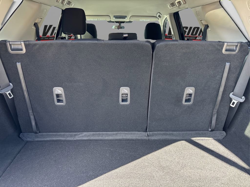 New 2025 Nissan Pathfinder SV w/ Black Appearance Package image 11