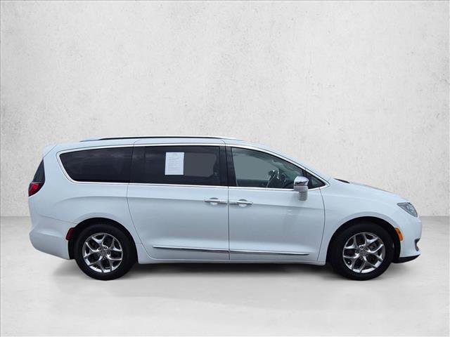 Used 2019 Chrysler Pacifica Limited FWD image 4