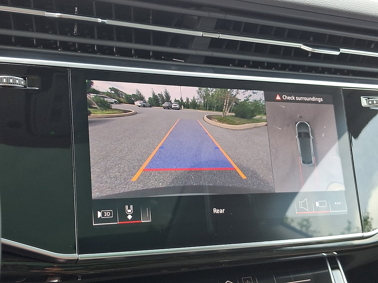Used 2024 Audi Q8 Premium Plus AWD/4WD image 18