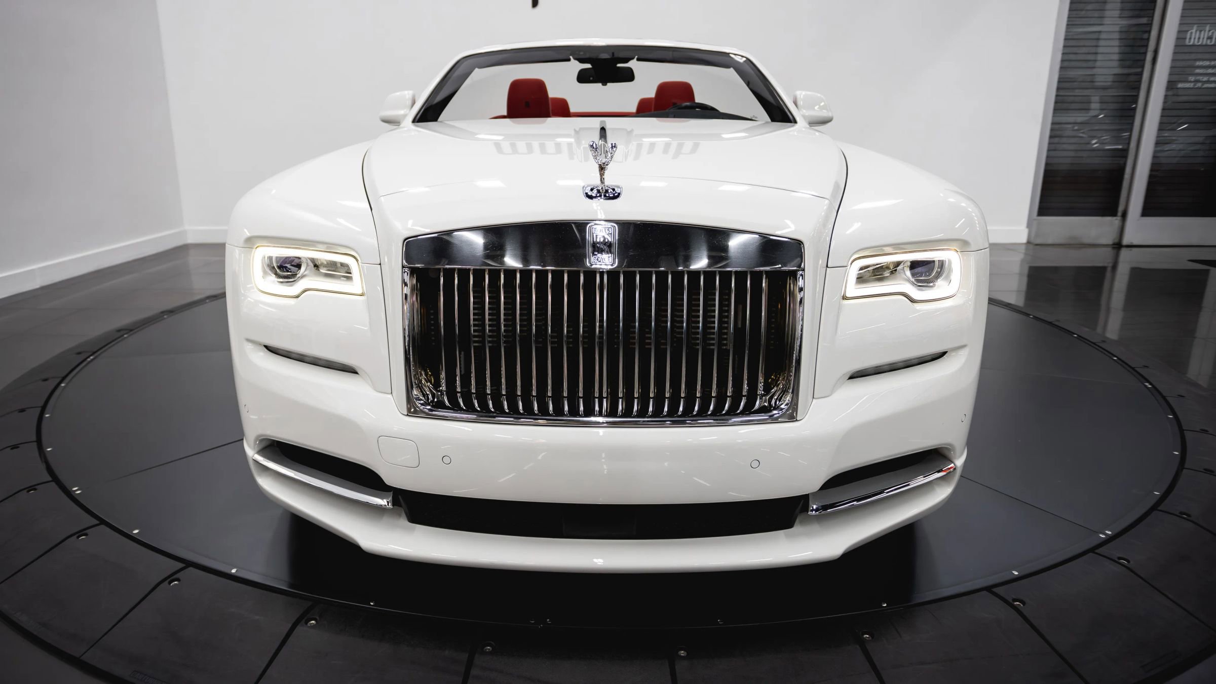 Used 2017 Rolls-Royce Dawn RWD image 28