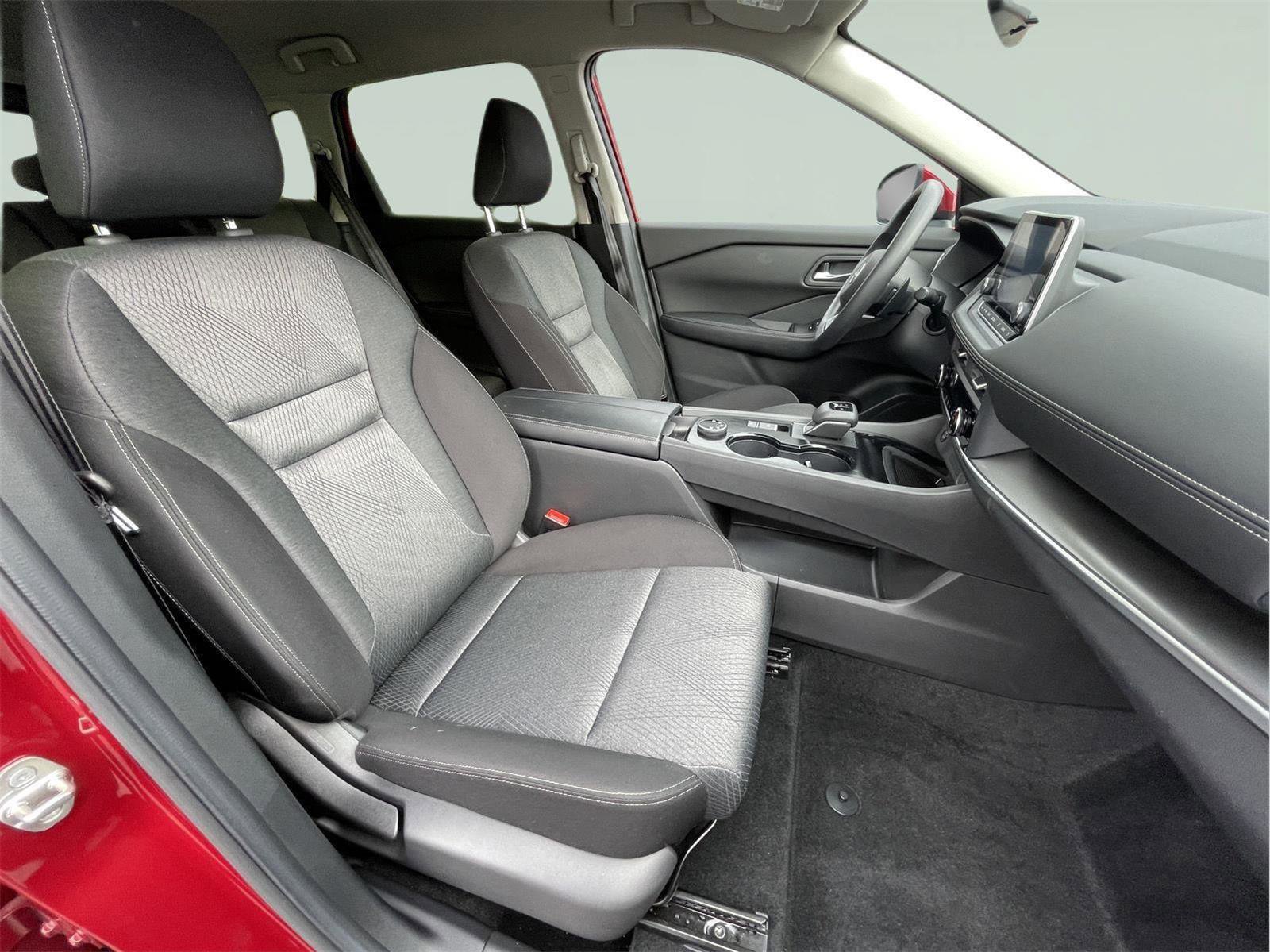 Used 2024 Nissan Rogue SV AWD/4WD image 20