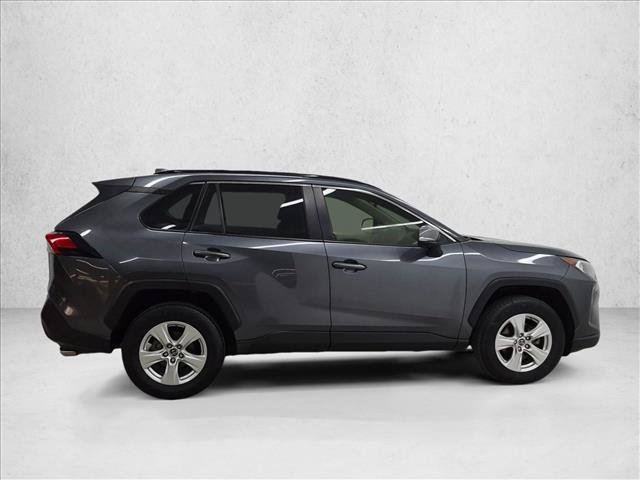 Used 2019 Toyota RAV4 XLE w/ Convenience Package FWD image 4
