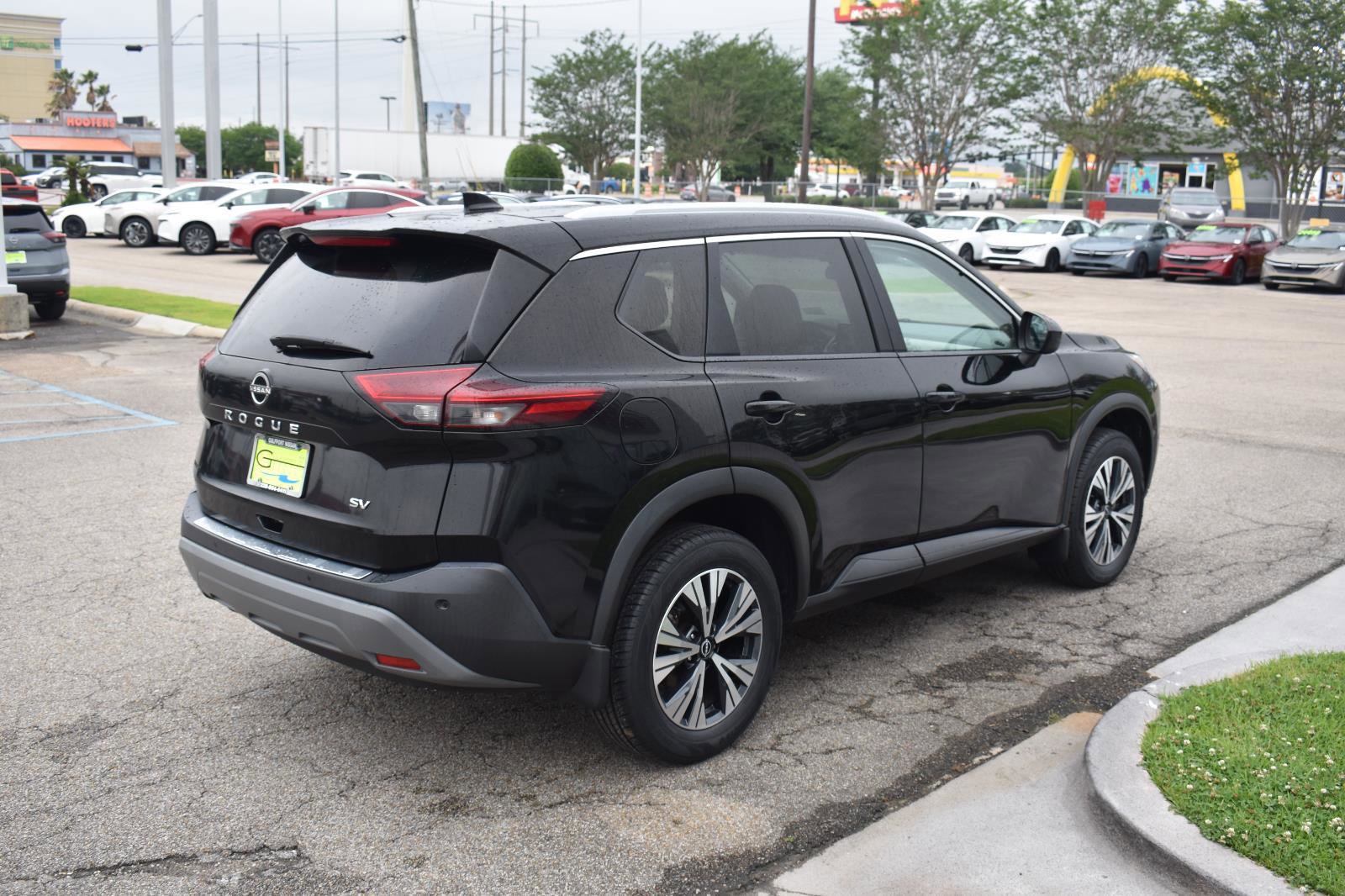 Used 2023 Nissan Rogue SV w/ SV Premium B Package FWD image 11