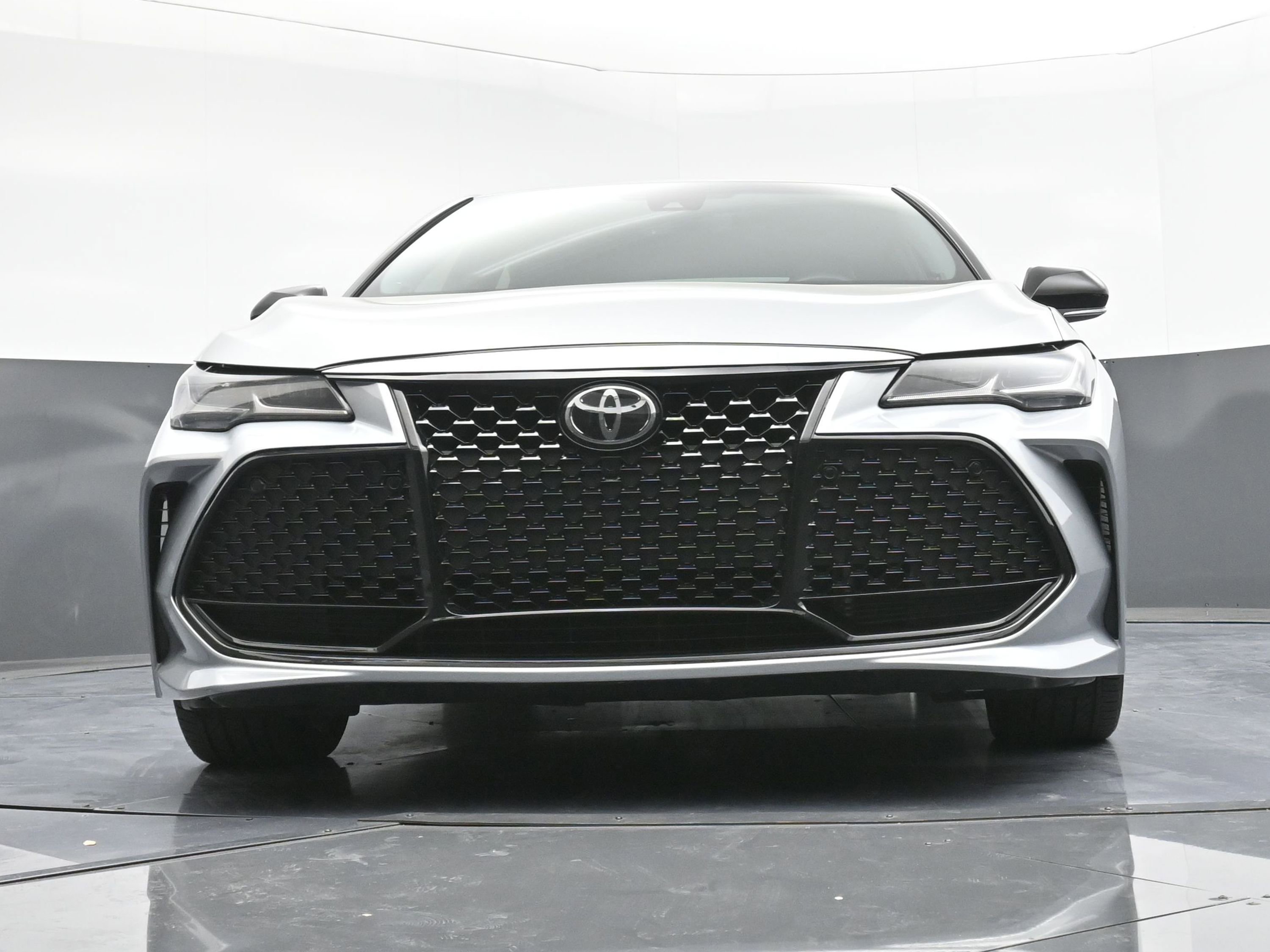 Used 2022 Toyota Avalon Touring image 29