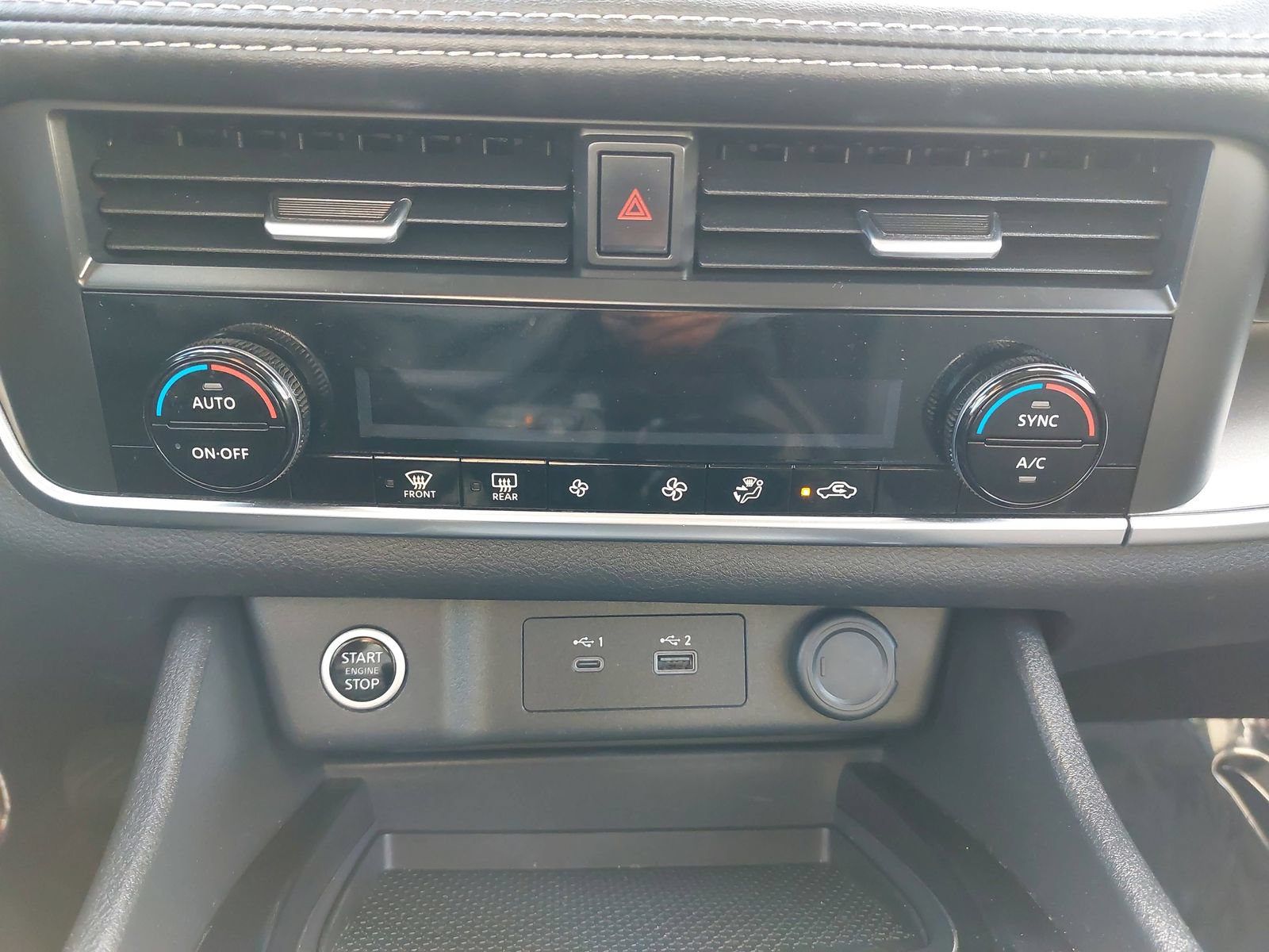 Used 2023 Nissan Rogue SV FWD image 23