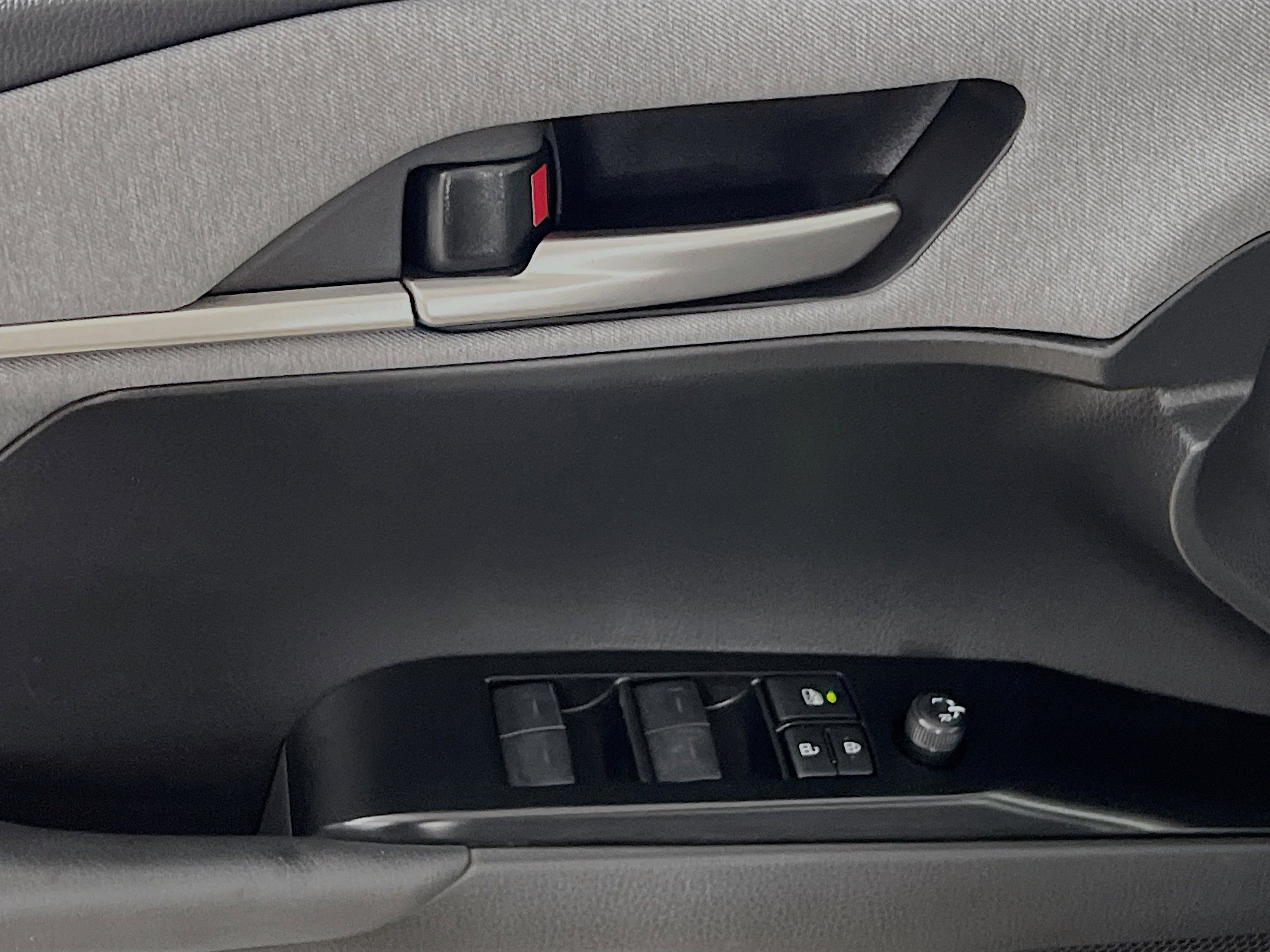 Used 2025 Toyota Camry LE image 17