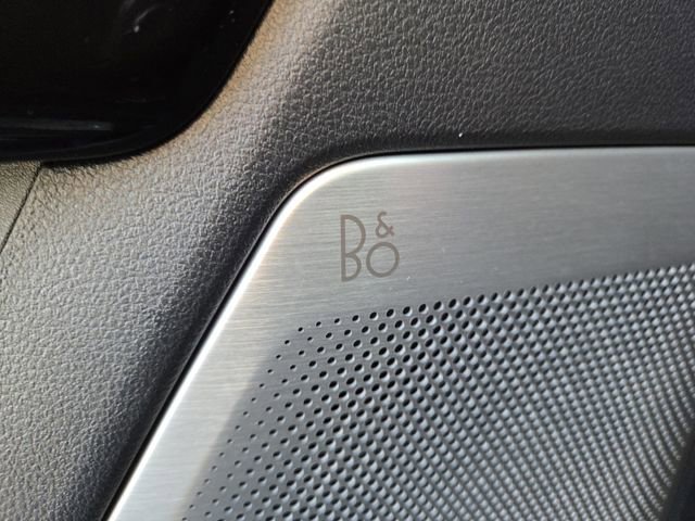 Used 2023 Ford F150 Lightning Platinum image 13