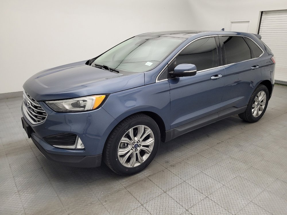 Used 2019 Ford Edge Titanium w/ Cold Weather Package AWD/4WD image 2