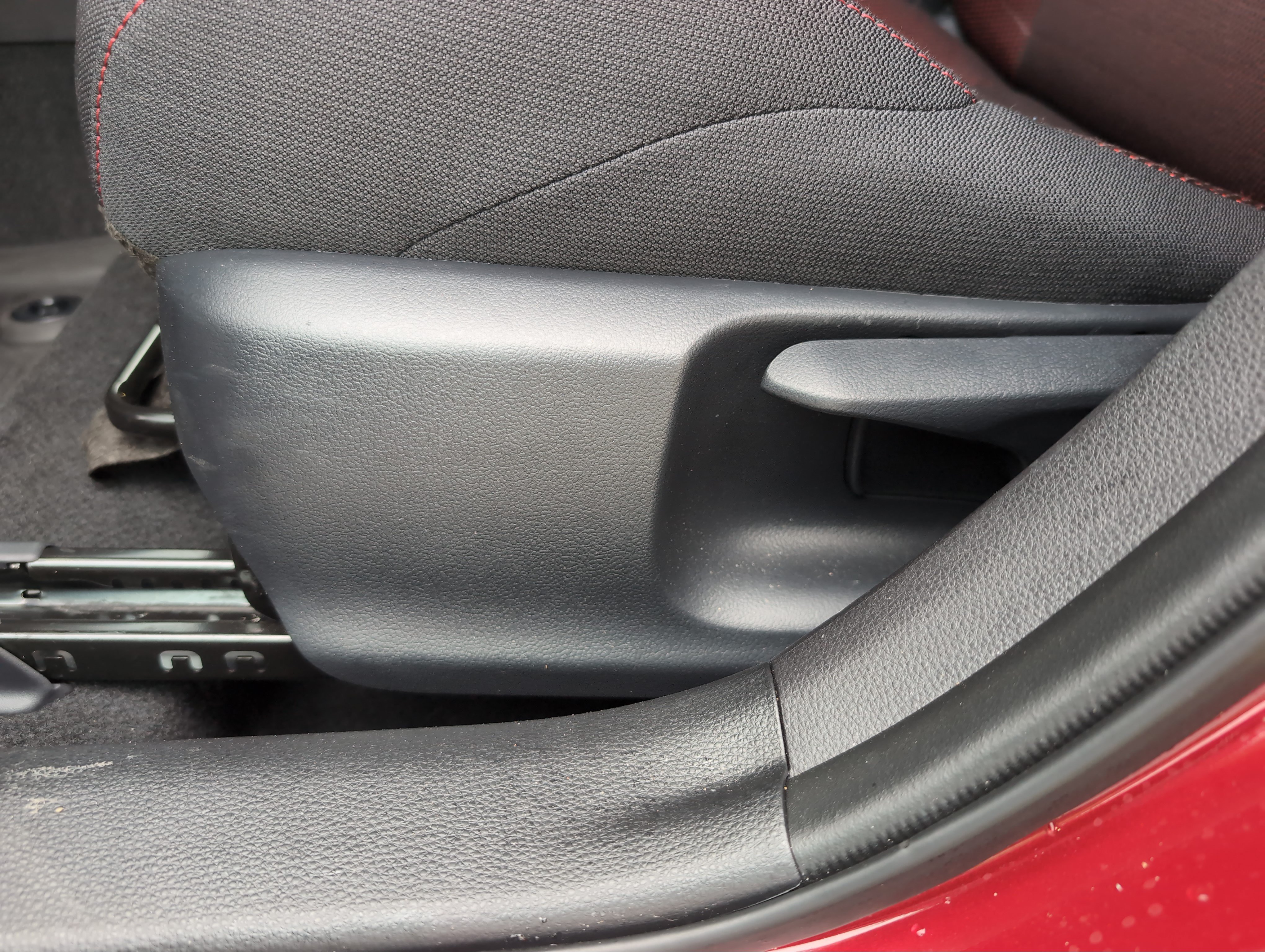 Certified 2025 Toyota Corolla SE w/ SE Premium Package FWD image 17