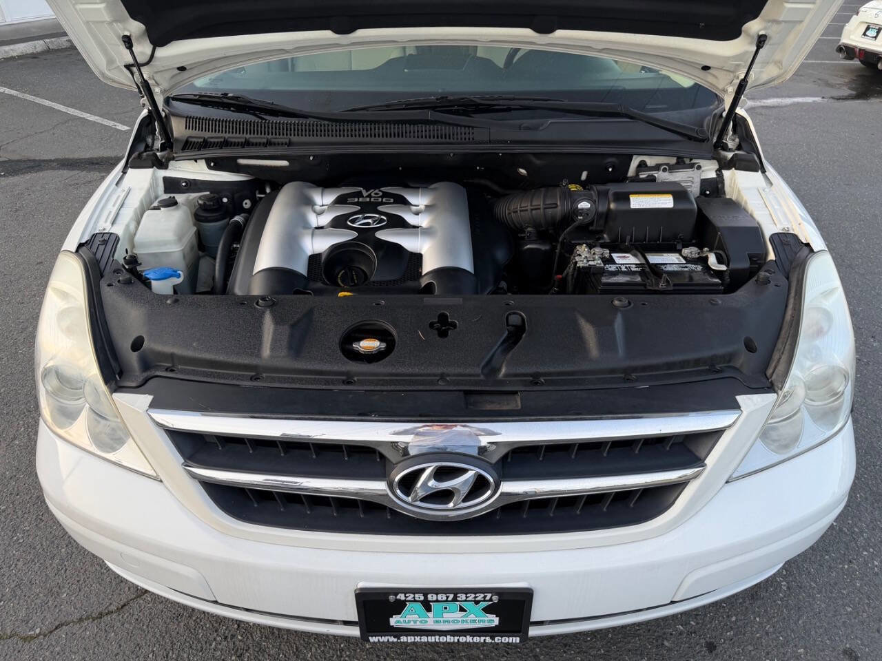 Used 2007 Hyundai Entourage GLS image 13