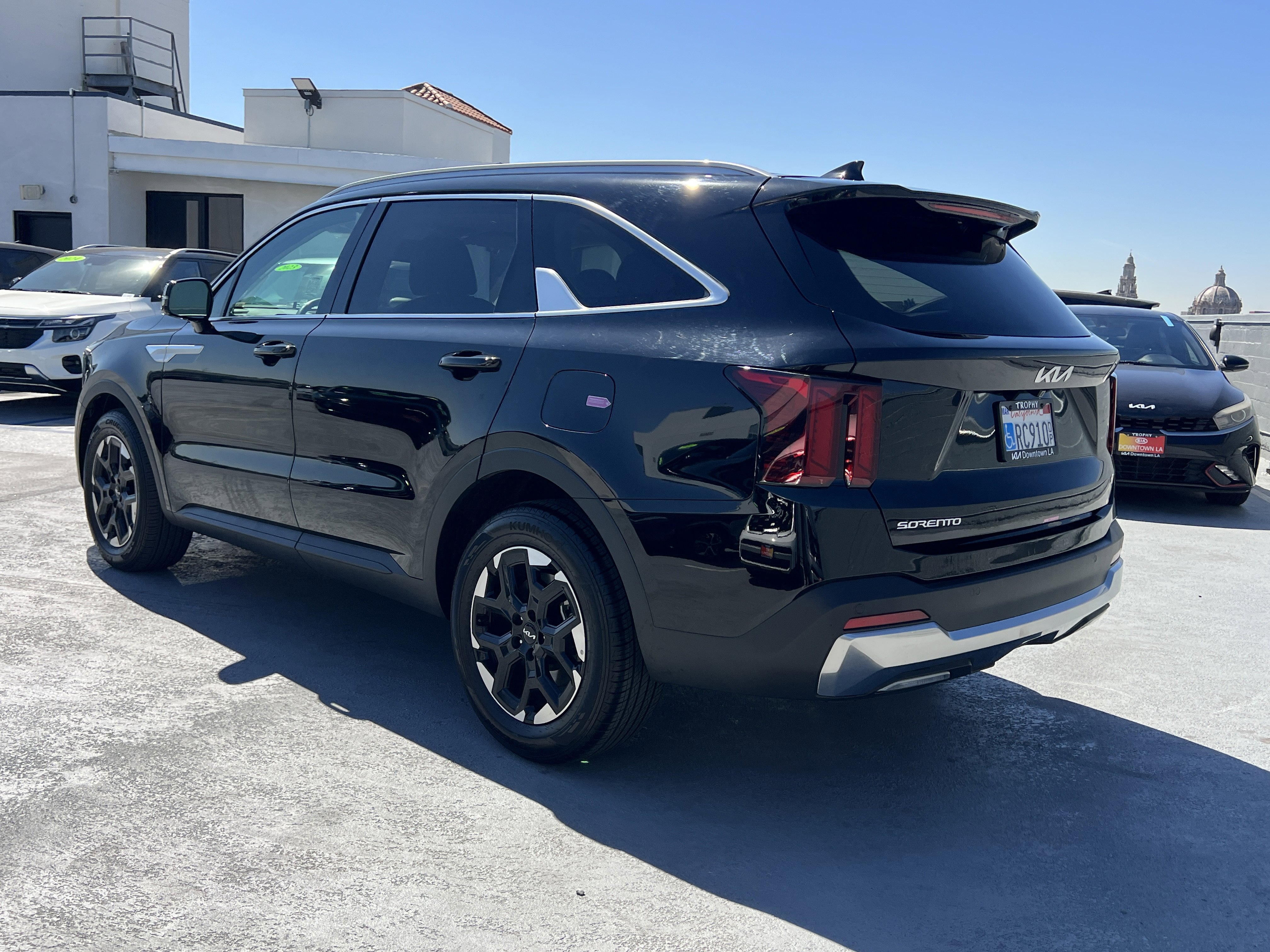 Certified 2025 Kia Sorento S image 4