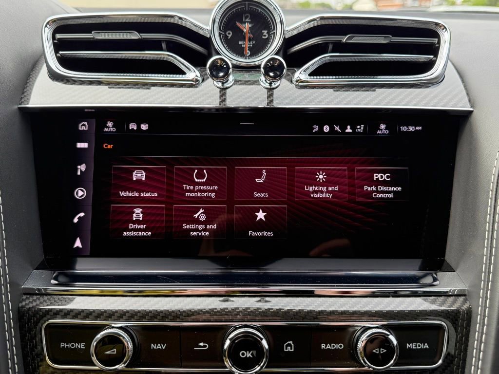 Used 2023 Bentley Bentayga Extended Wheelbase AWD/4WD image 30