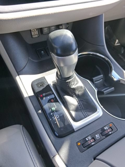 Used 2019 Toyota Highlander Limited Platinum AWD/4WD image 32