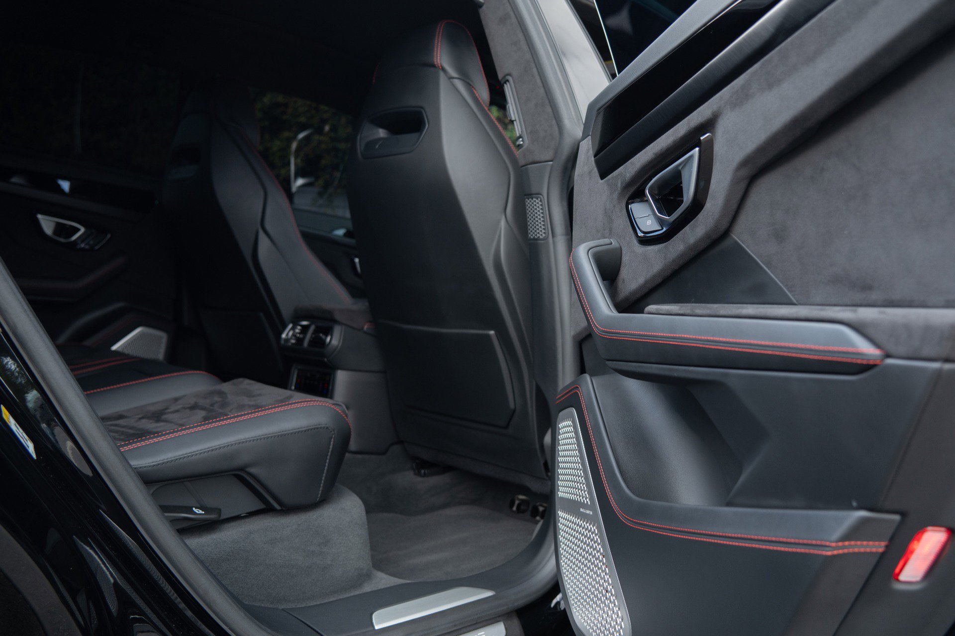 Used 2024 Lamborghini Urus S image 39