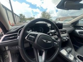 Used 2025 Genesis G70 2.5T image 11