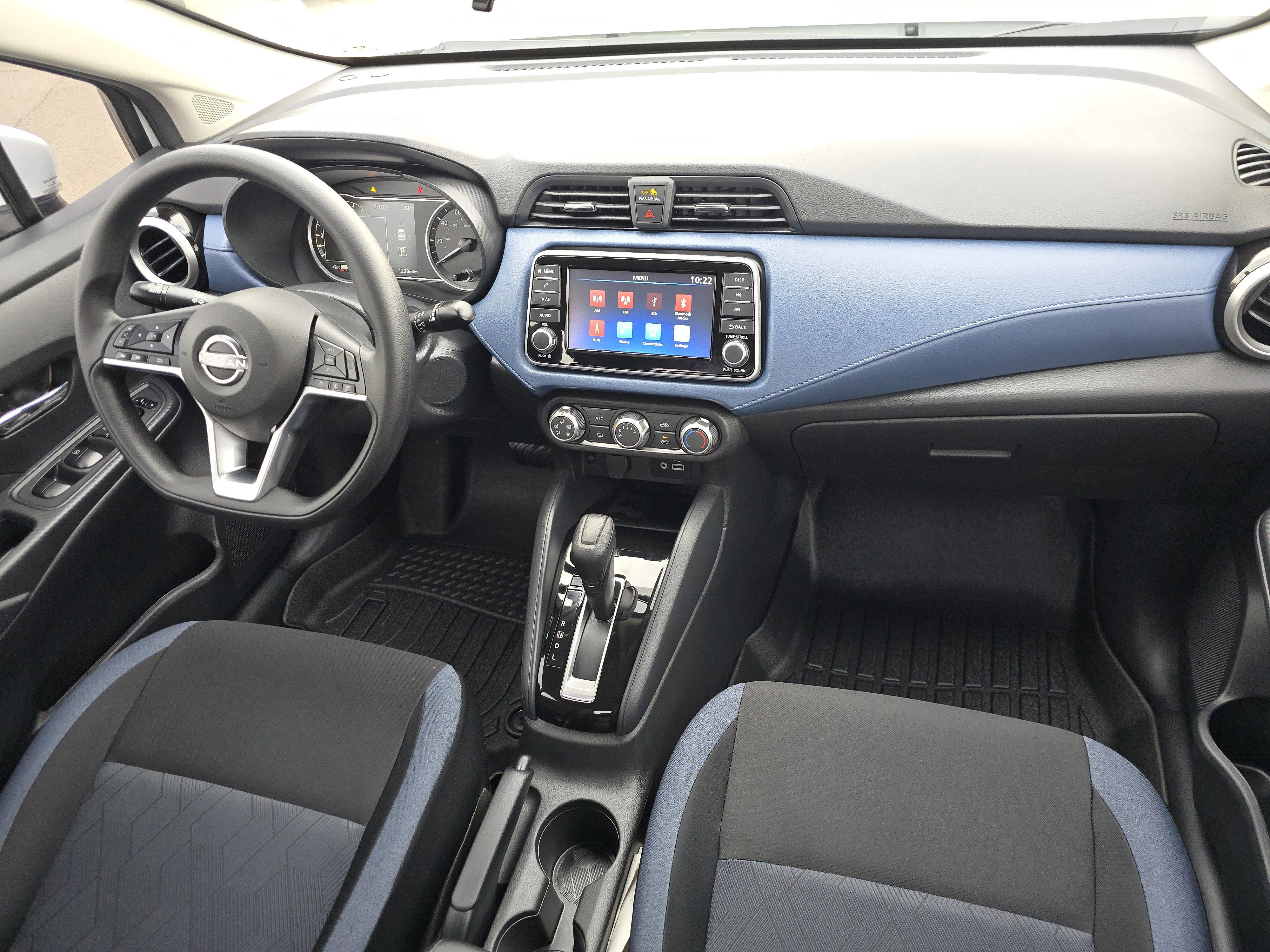 Used 2025 Nissan Versa SV w/ Trunk Package image 17