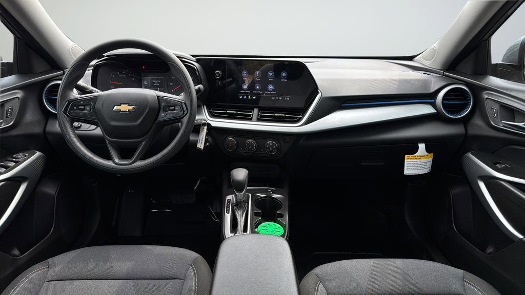 Used 2026 Chevrolet Trax LS w/ LS Convenience Package FWD image 11