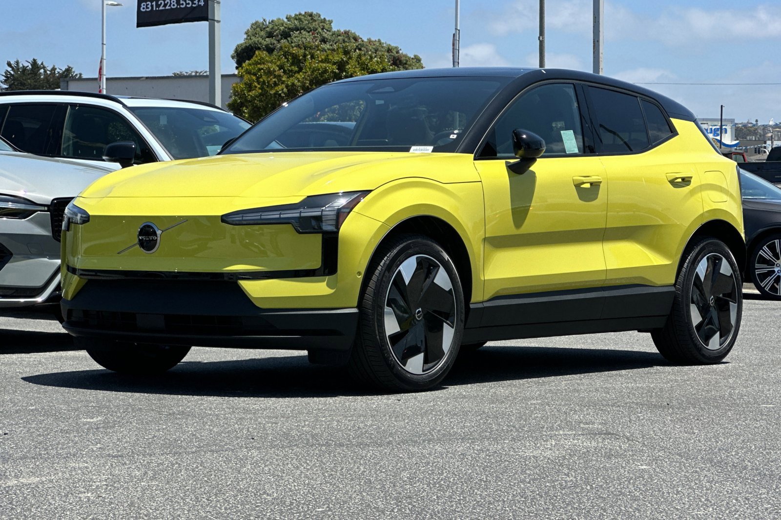 New 2025 Volvo EX30 Ultra w/ Protection Package Premier