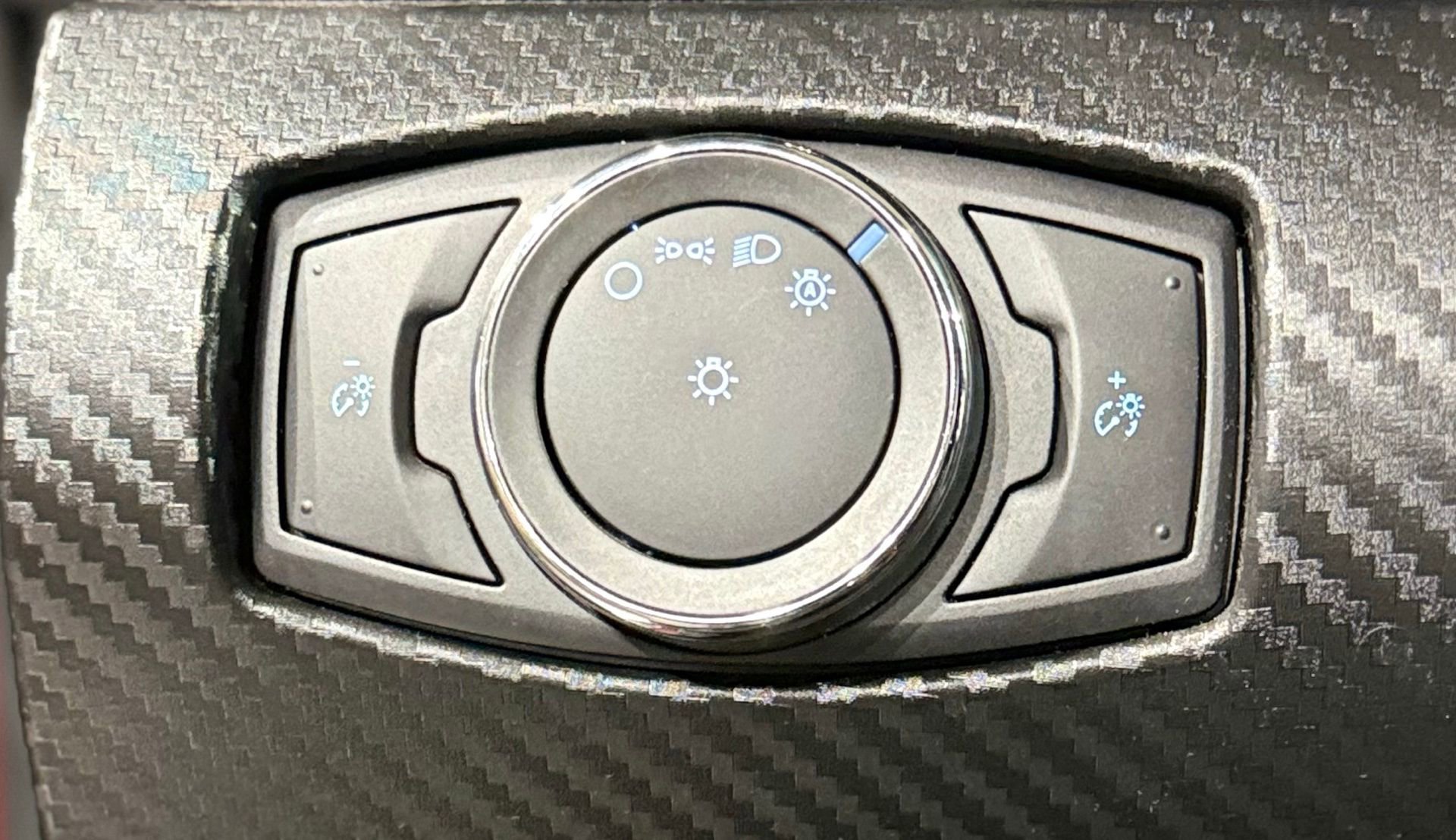 Used 2017 Ford Mustang Coupe image 40