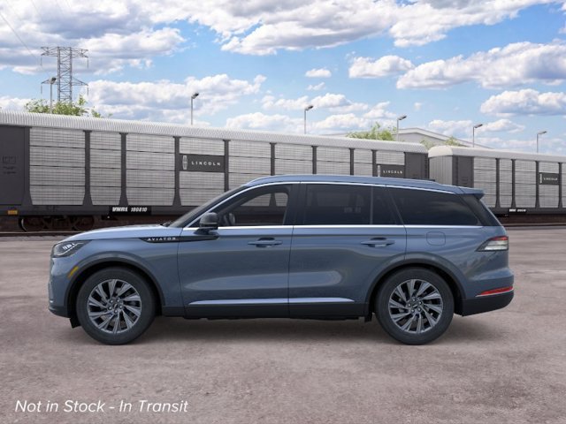 New 2026 Lincoln Aviator AWD image 3