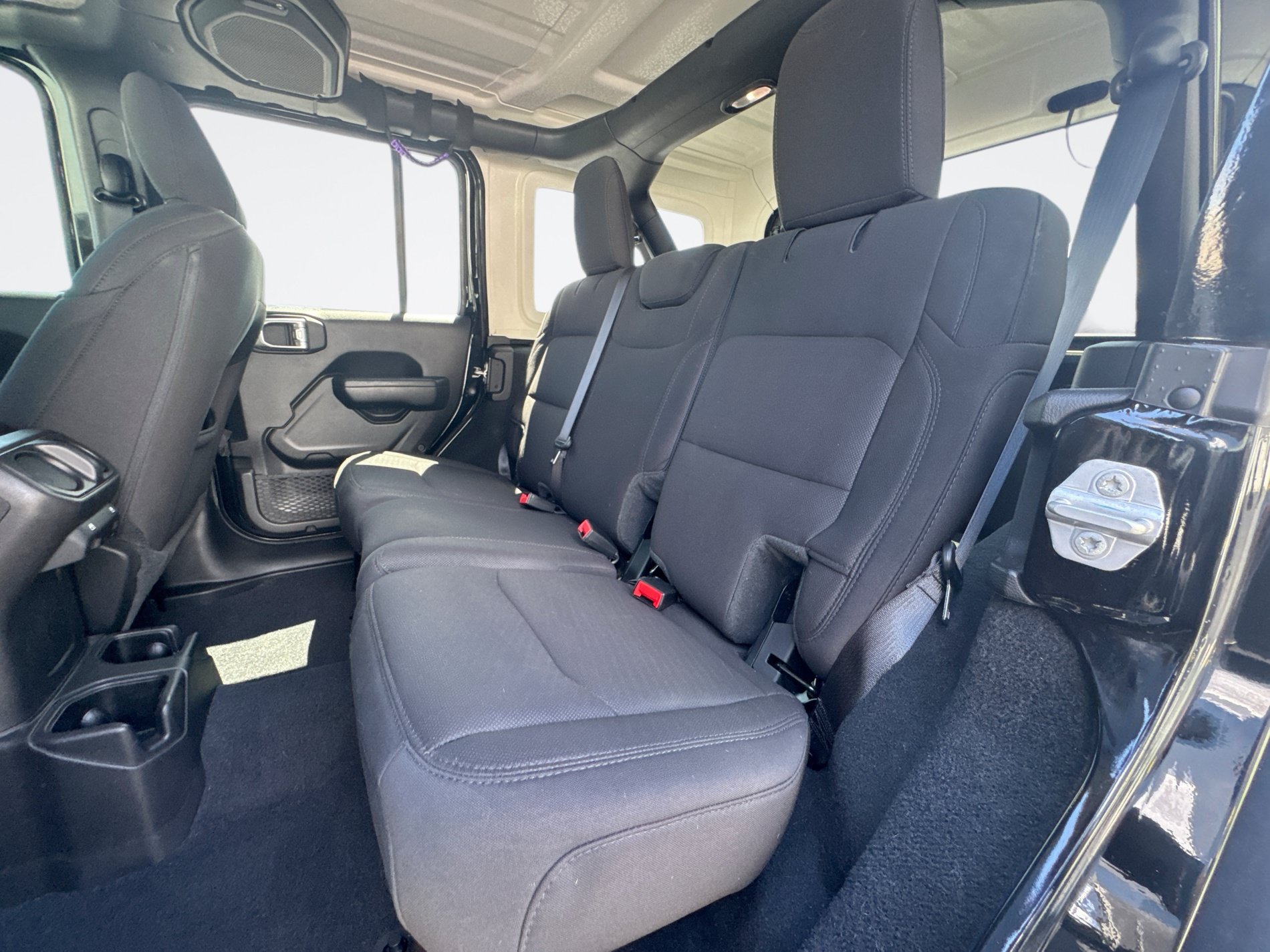 Used 2022 Jeep Wrangler Unlimited Sport AWD/4WD image 14