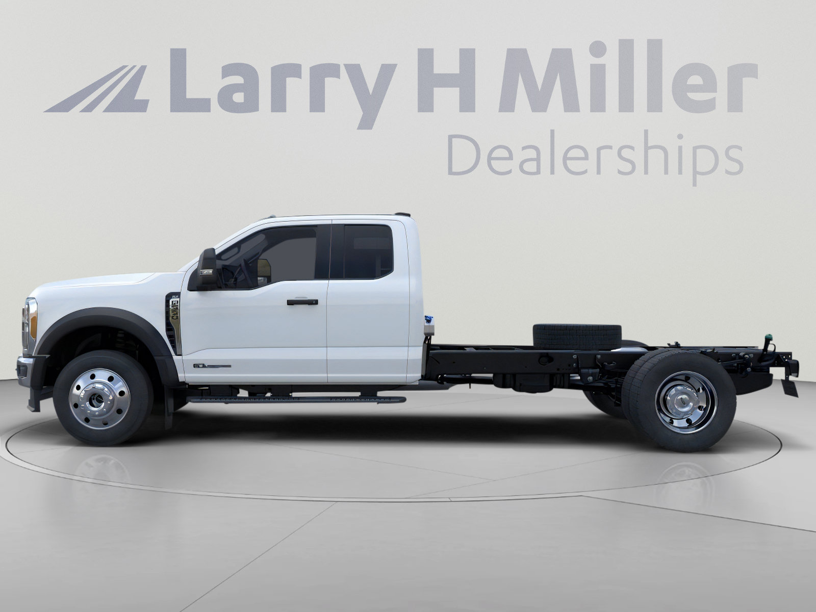 New 2026 Ford F550 4x4 SuperCab Super Duty w/ XLT Value Package image 3