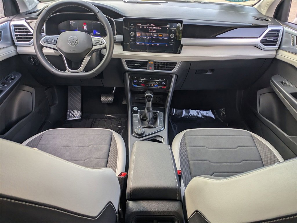 Used 2025 Volkswagen Taos SE image 25