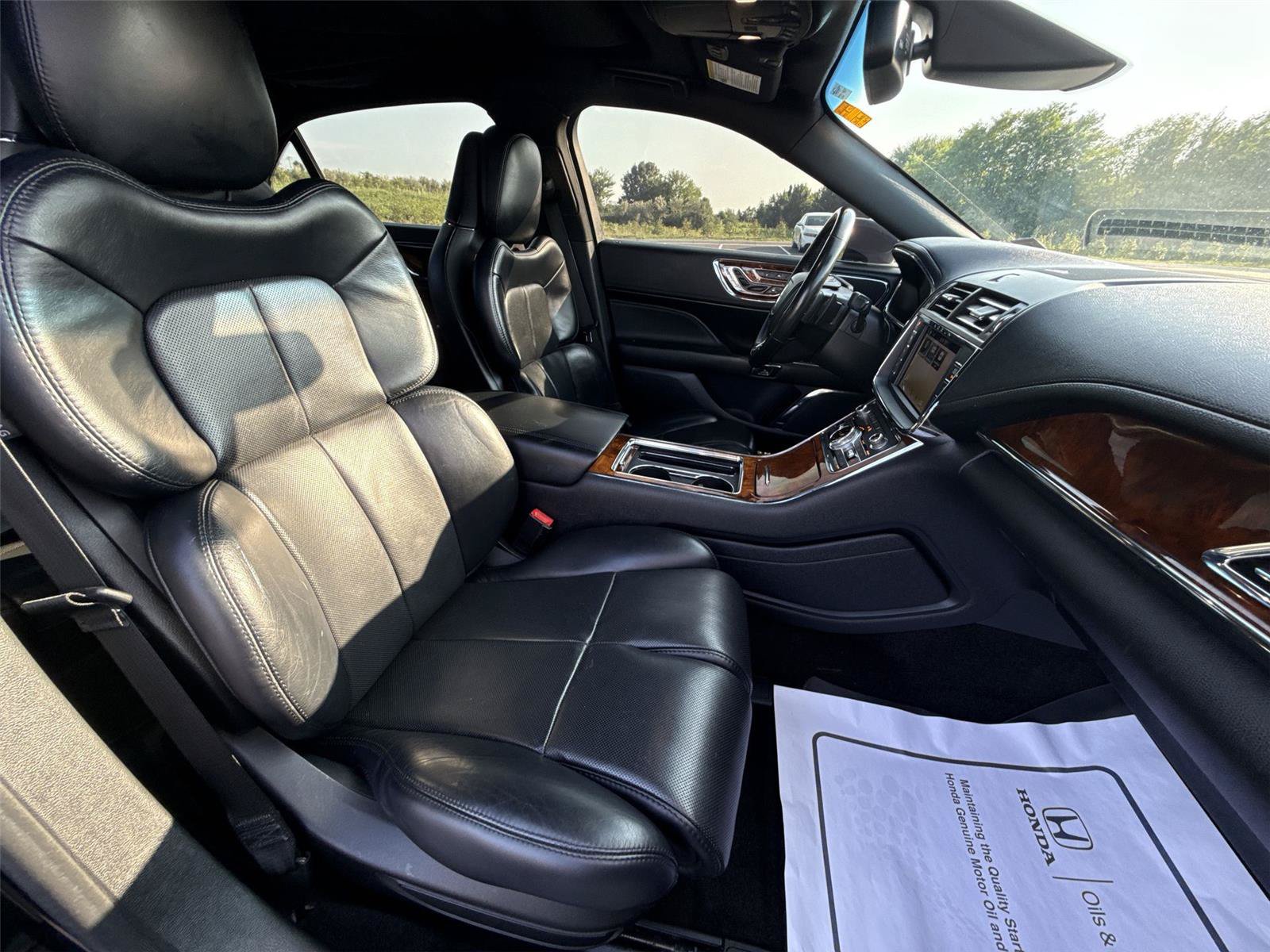 Used 2019 Lincoln Continental Select w/ Continental Climate Package AWD/4WD image 22