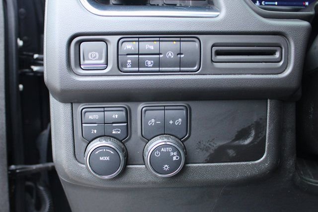 Used 2024 Chevrolet Suburban RST w/ Luxury Package AWD/4WD image 15